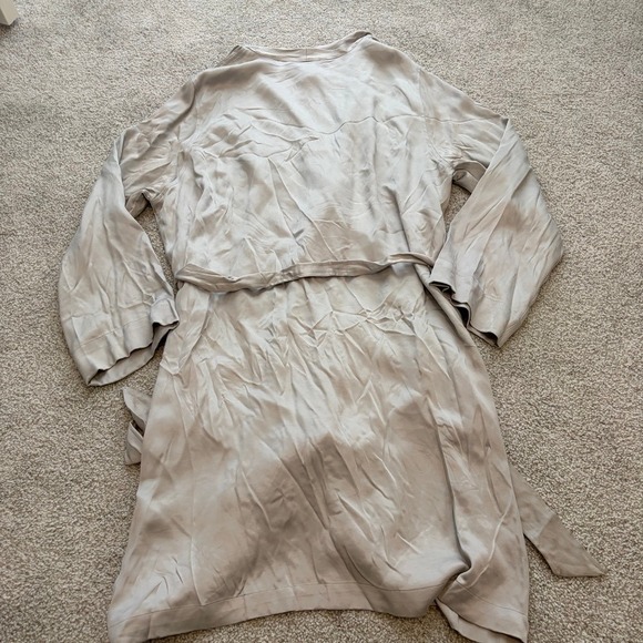 Hotel Collection $280 Kimono Style Satin Robe Womens L/XL Silver Gray Luxury - Picture 10 of 13